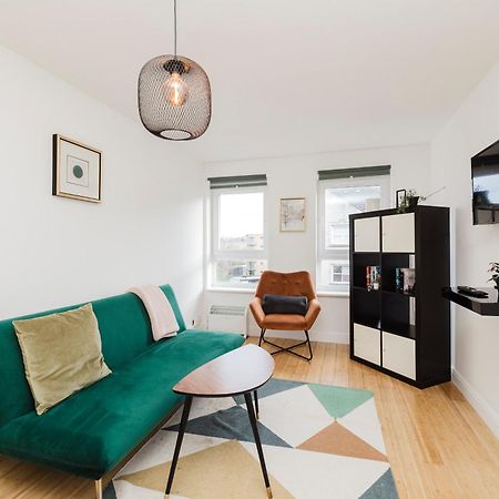 Appartamento Joivy Welcoming Flat Near Park Edimburgo Esterno foto